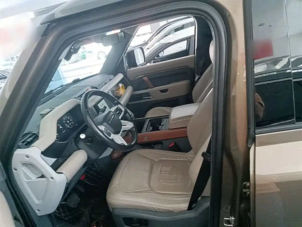 Land Rover Defender 2020 Model 110 P400 HSE фото 15
