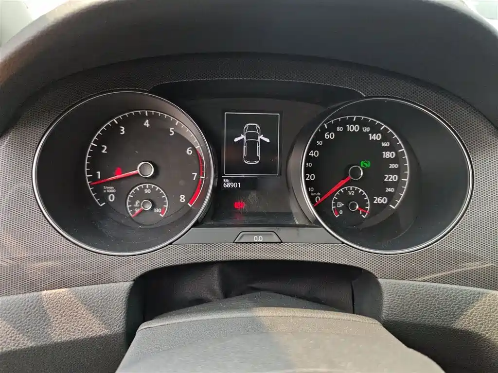 Volkswagen Golf Sportsvan 2016 230TSI Automatic Progressive фото 4