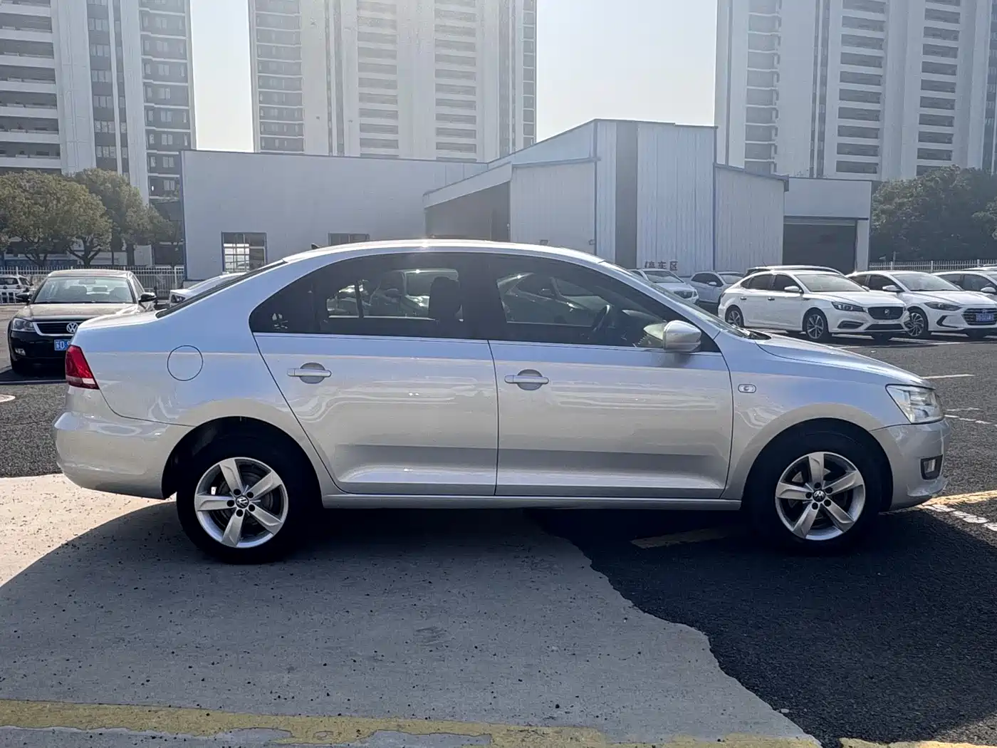 Volkswagen Santana 2013 1.6L Automatic Comfort Edition фото 8