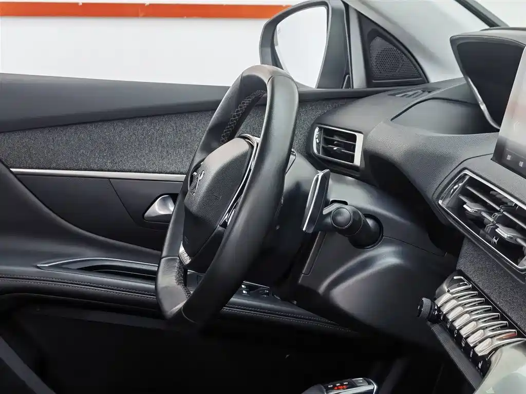 Peugeot 5008 2017 380THP 7-seat Luxury Edition фото 22