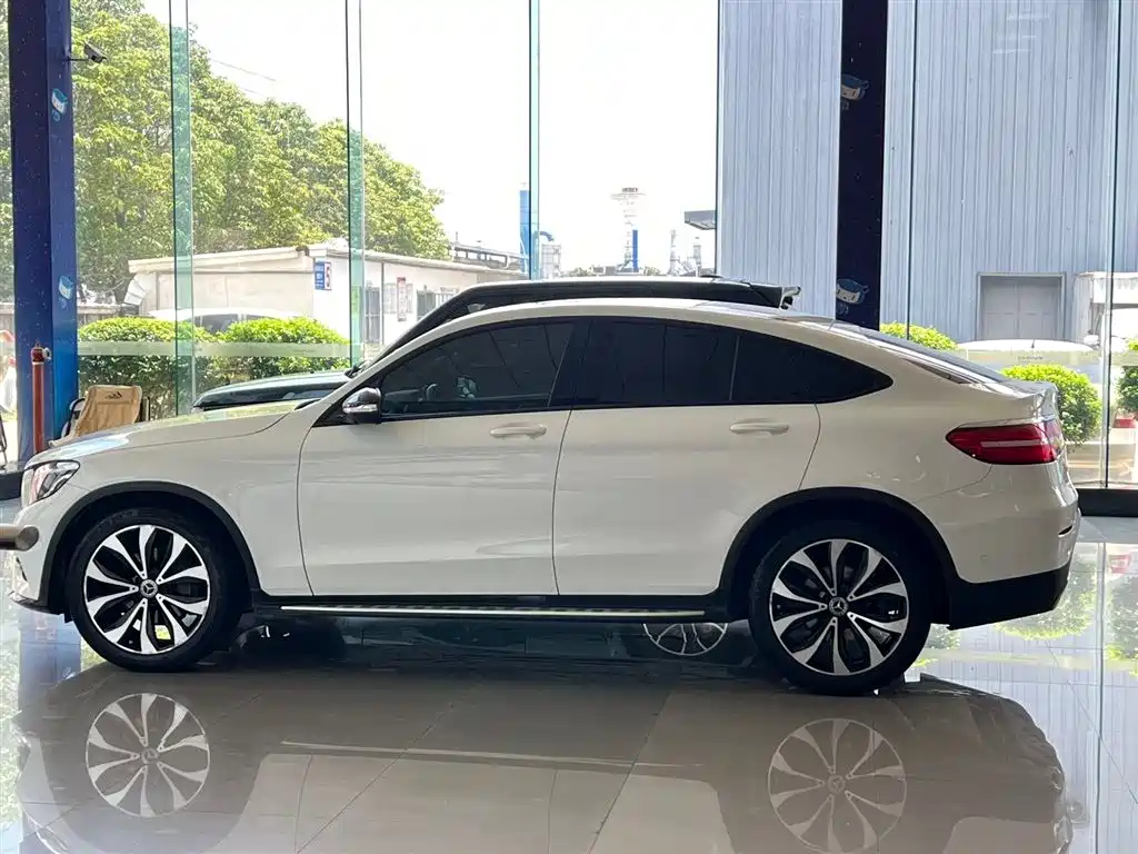 Mercedes-Benz GLC Coupe 2019 GLC 260 4MATIC Coupe SUV фото 7