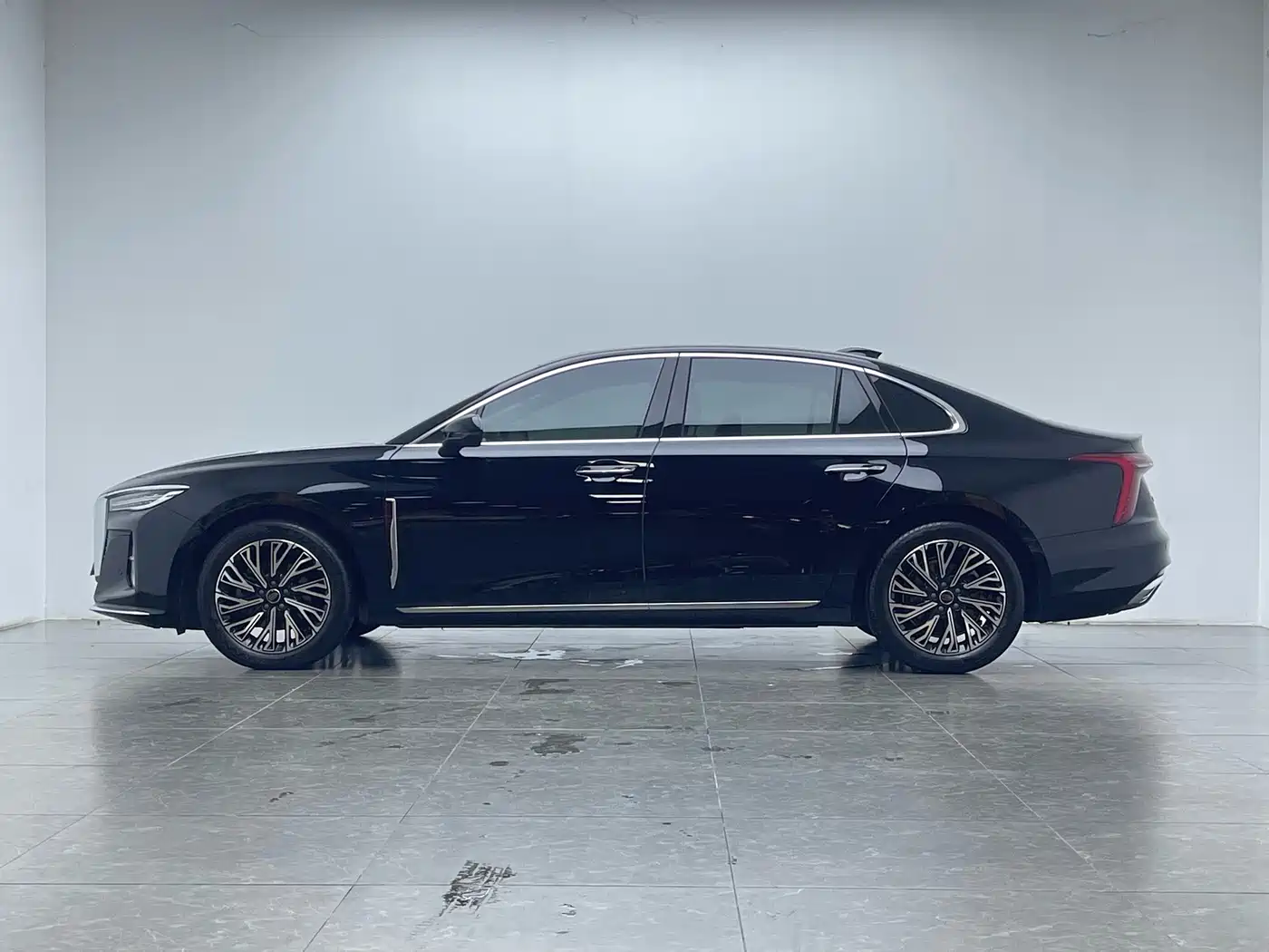 Hongqi H5 2025 2025 2.0T Automatic Flag Celebration 500,000 Units Anniversary Edition