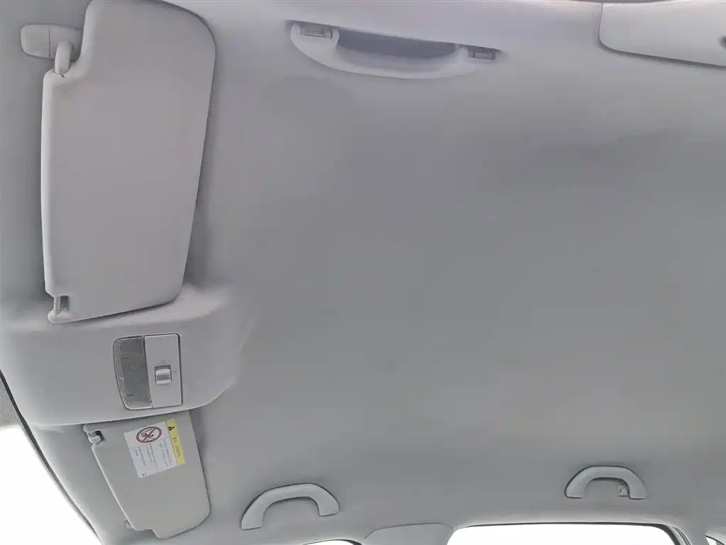 Volkswagen Polo 2014 1.4L Manual Trend Edition фото 14