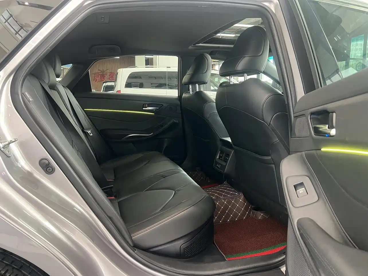 Toyota Avalon 2019 Hybrid 2.5L Luxury Edition China VI фото 7