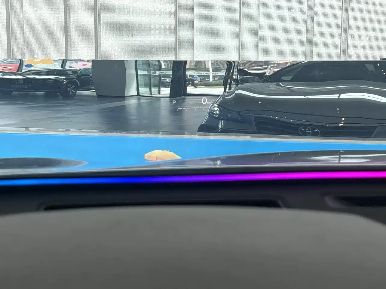 Toyota Avalon 2019 Hybrid 2.5L Luxury Edition China VI фото 12