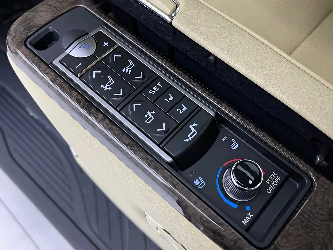 Toyota Vellfire 2021 2020 Twin Engine 2.5L HV Premium Edition