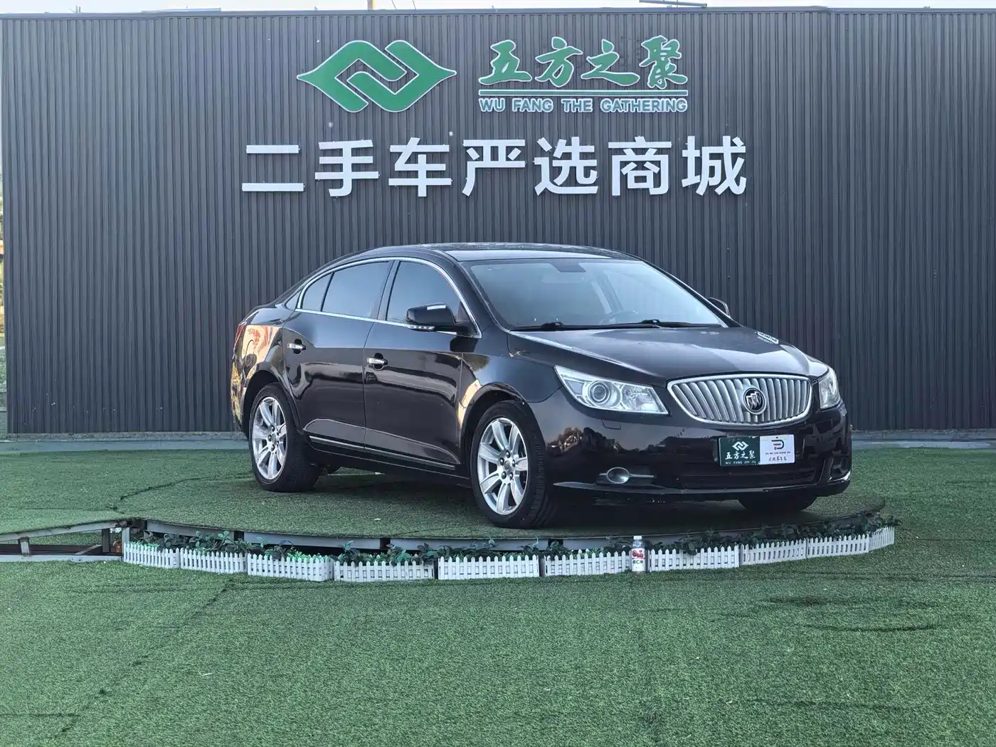 Buick LaCrosse 2012 2.0T Luxury Edition фото 3