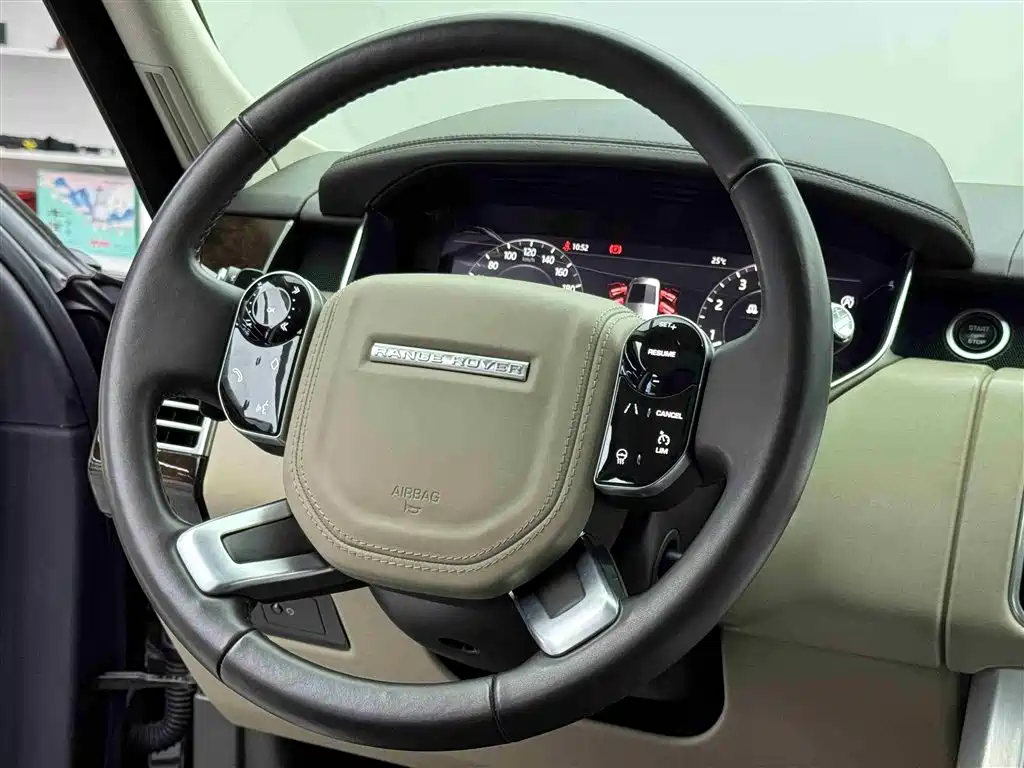 Land Rover Range Rover 2022 3.0 L6 400PS Heritage Extended Classic Edition фото 8