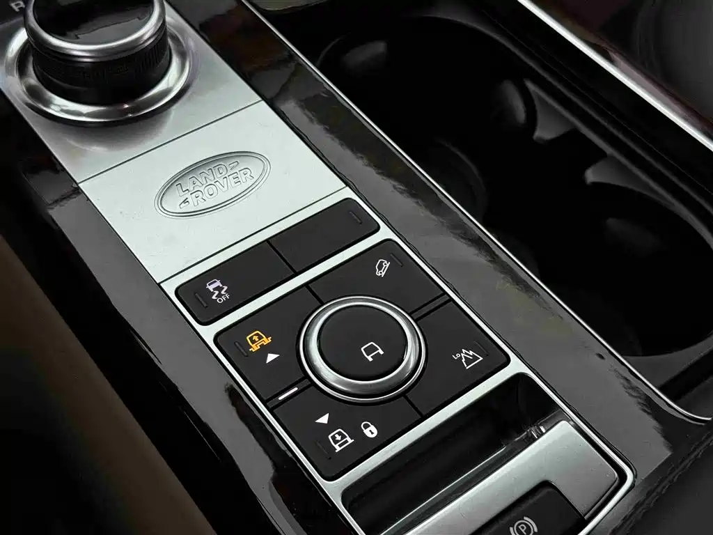 Land Rover Range Rover 2022 3.0 L6 400PS Heritage Extended Classic Edition фото 12