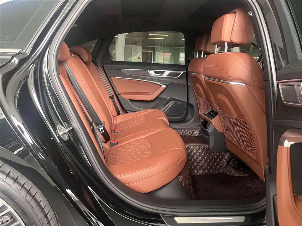 Audi A6L 2025 45 TFSI quattro Premium Sport фото 10
