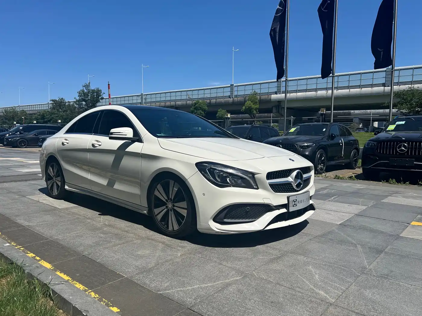 Mercedes-Benz CLA (Import) 2016 CLA 200 Fashion фото 3