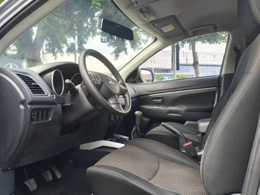 Mitsubishi ASX 2013 1.6L Manual 2WD Standard фото 6