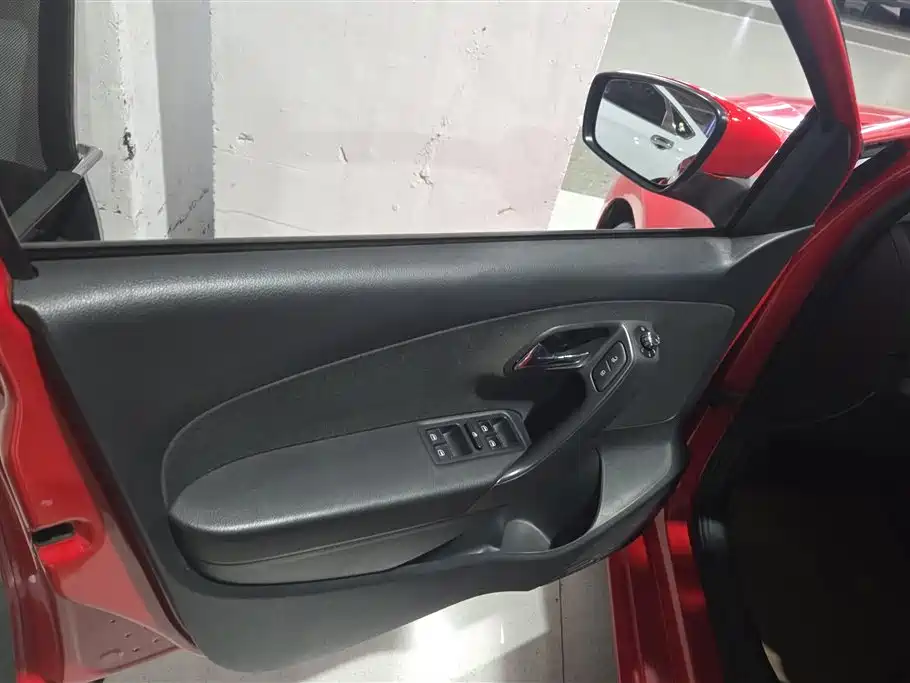 Volkswagen Polo 2013 1.6L Automatic Comfort Edition фото 7
