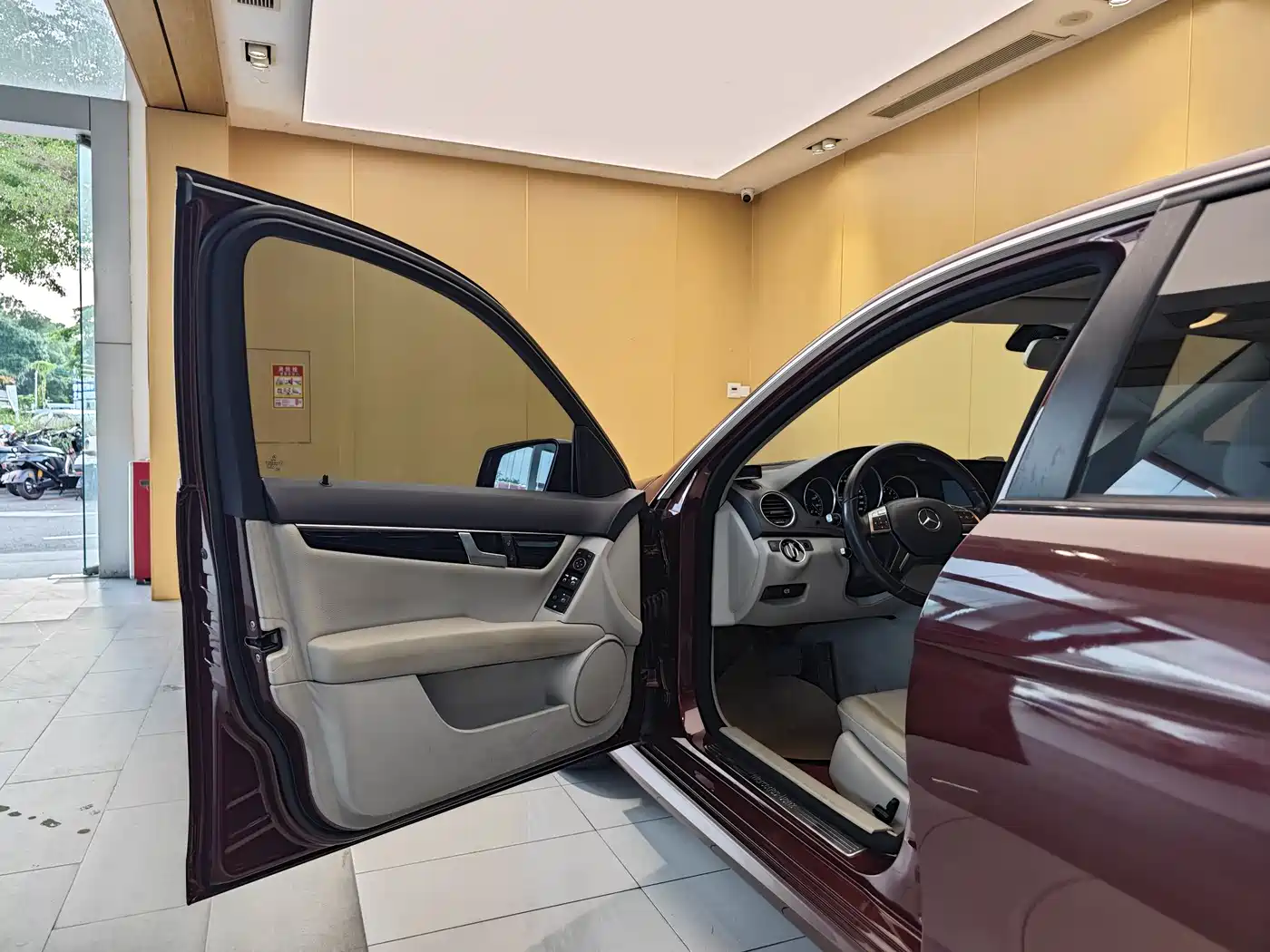 Mercedes-Benz C-Class 2013 C 180 Classic Grand Edition фото 8
