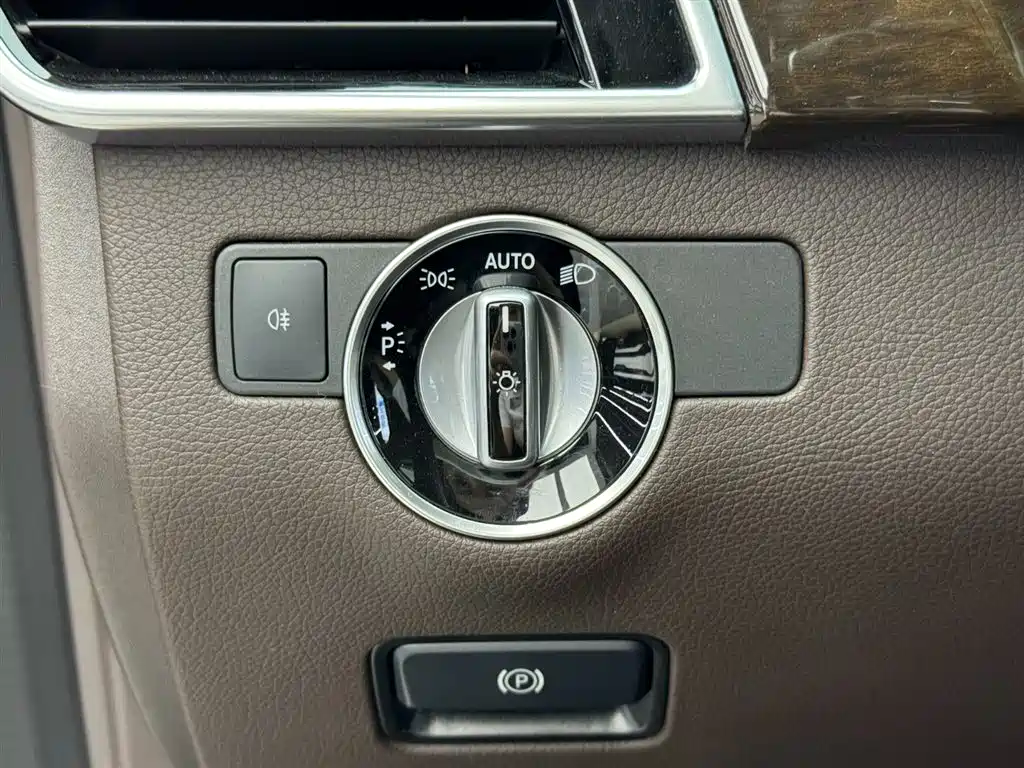 Mercedes-Benz GLS 2017 GLS 400 4MATIC Dynamic фото 17
