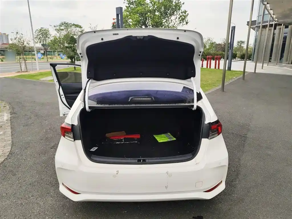 Toyota Corolla 2021 TNGA 1.5L CVT Elite Edition фото 16