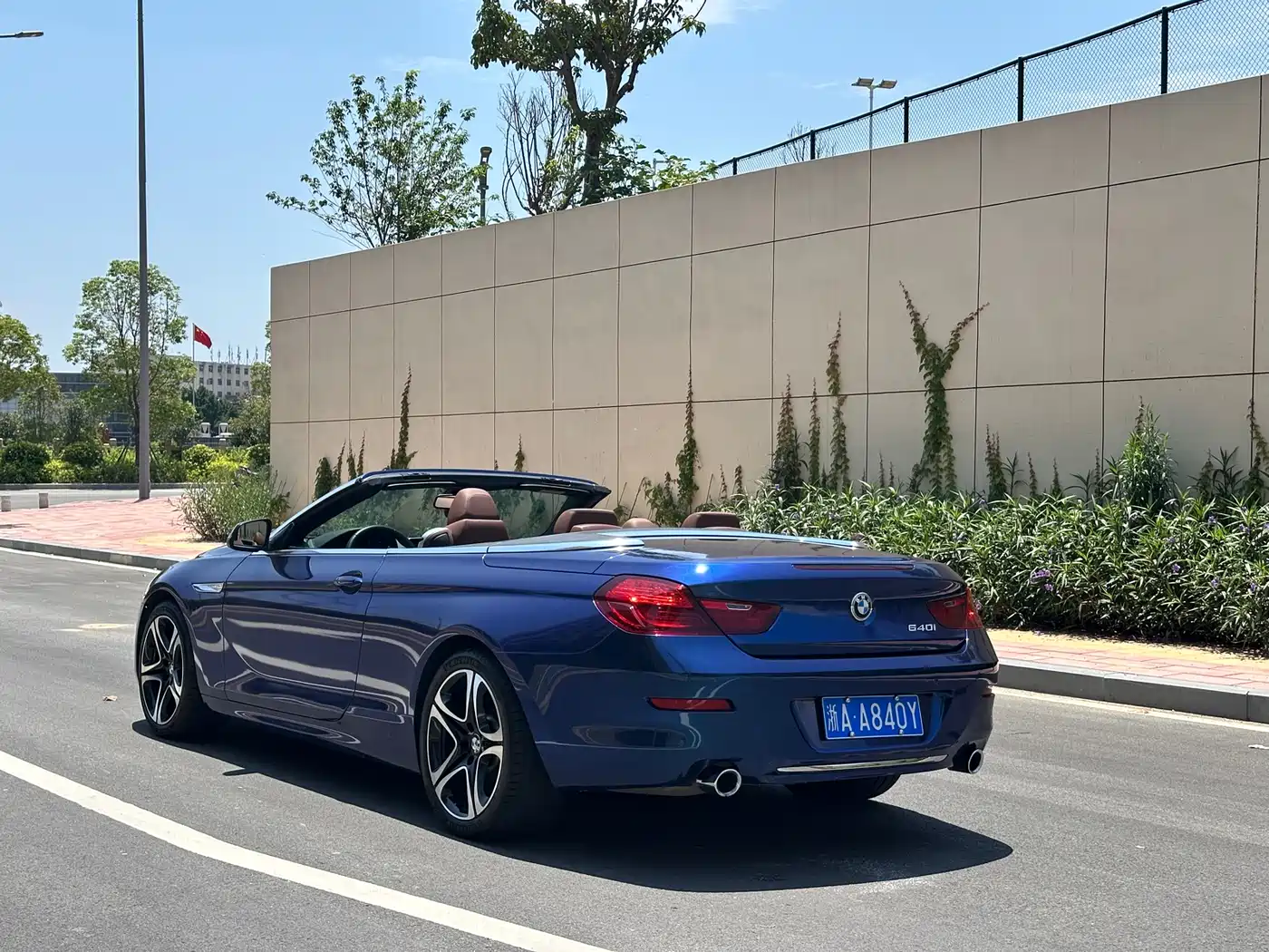 BMW 6 Series 2016 640i Convertible фото 9