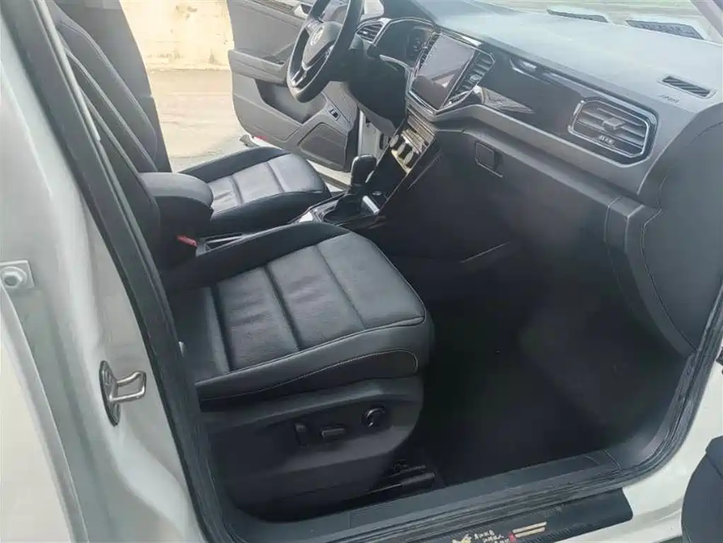 Volkswagen T-ROC 2022 280TSI DSG 2WD Comfort PLUS фото 12