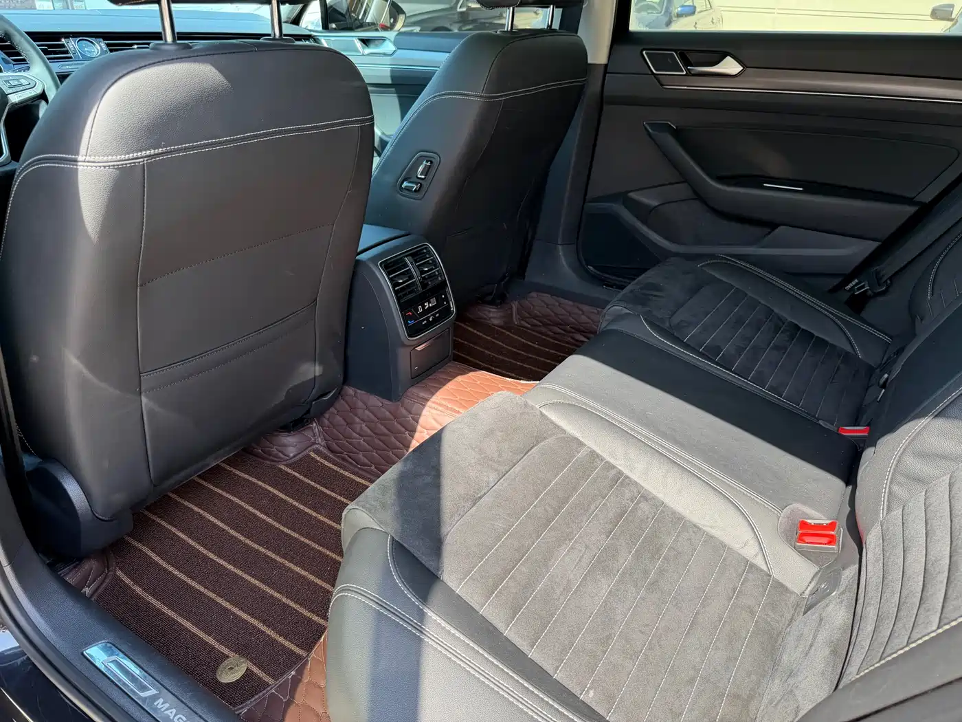 Volkswagen Magotan 2020 330TSI DSG Luxury фото 12