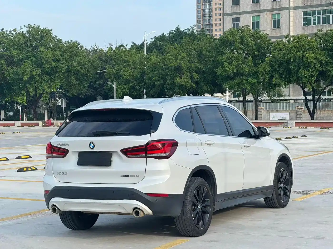 BMW X1 2022 sDrive20Li Fashion фото 7