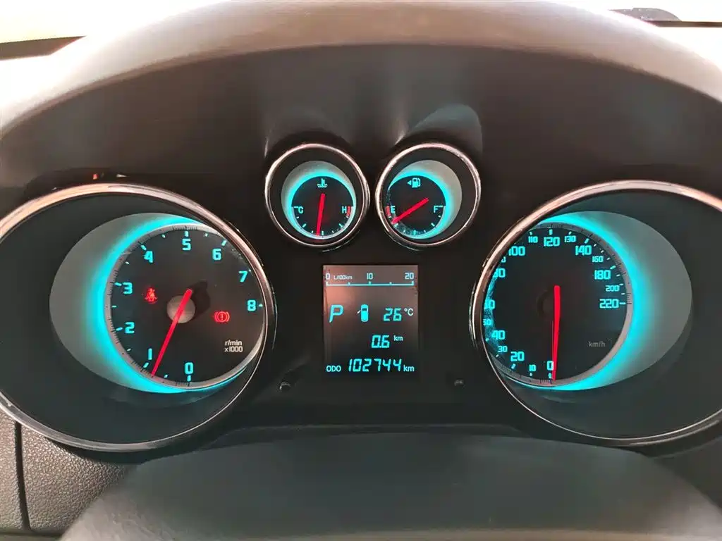 Фото 8 - Changan CS35