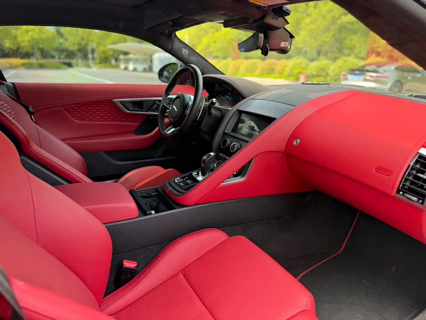 Jaguar F-TYPE 2022 P300 Hardtop R-DYNAMIC BLACK фото 7