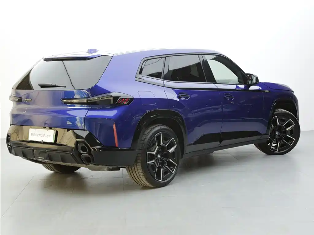 BMW XM 2023 Model Base фото 4