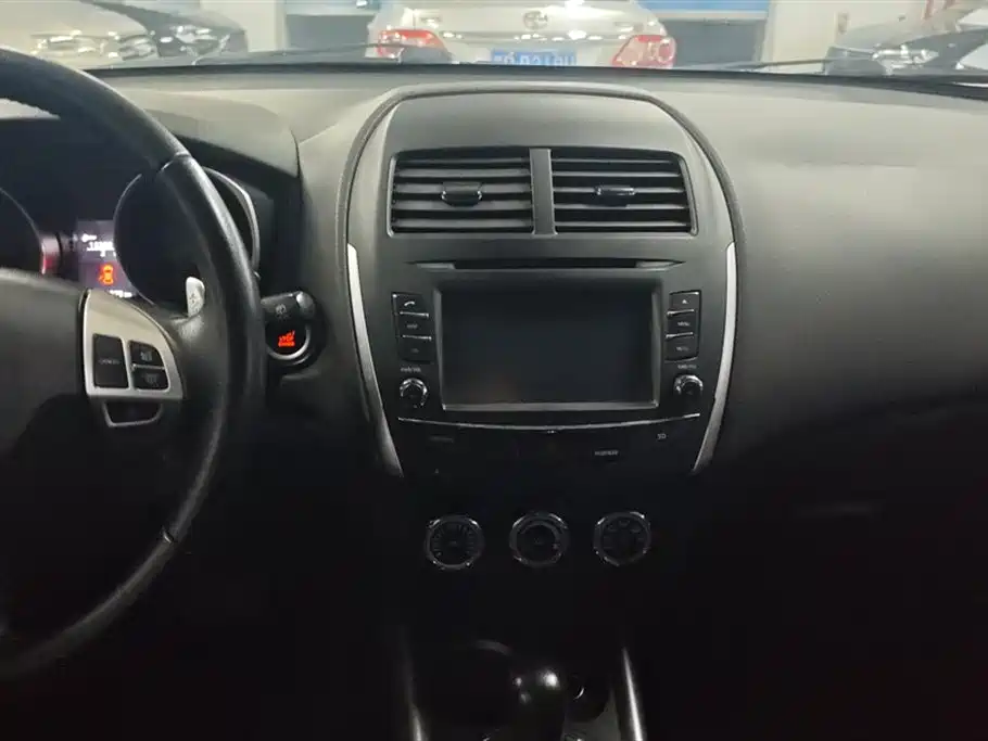Mitsubishi ASX 2013 2.0L CVT AWD Flagship Edition фото 13