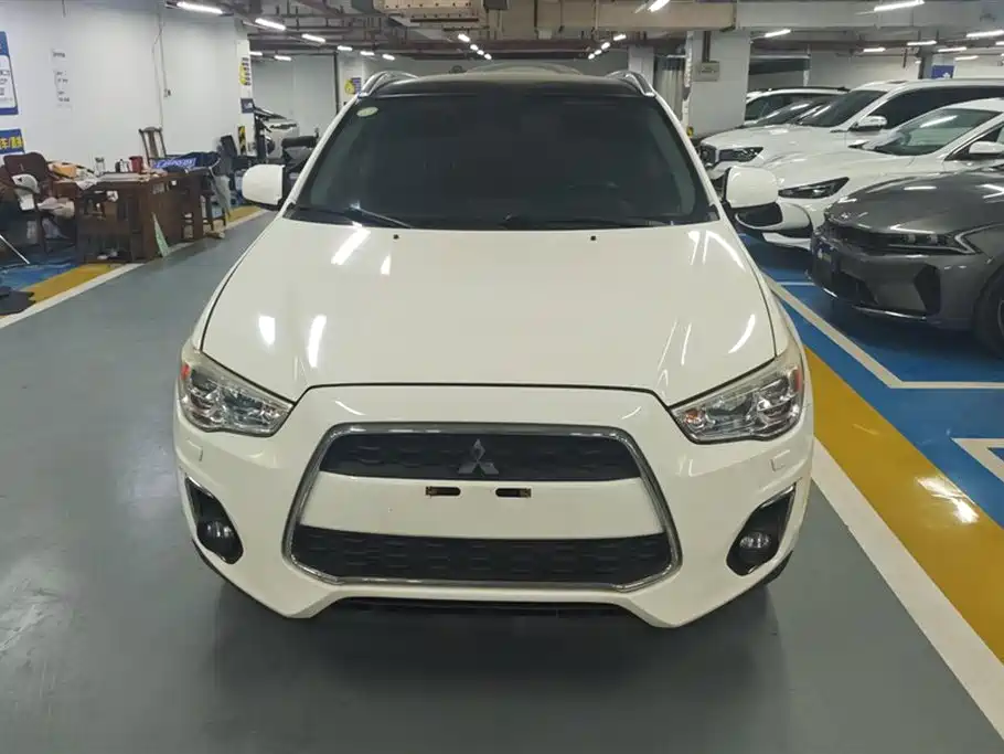 Mitsubishi ASX 2013 2.0L CVT AWD Flagship Edition фото 2