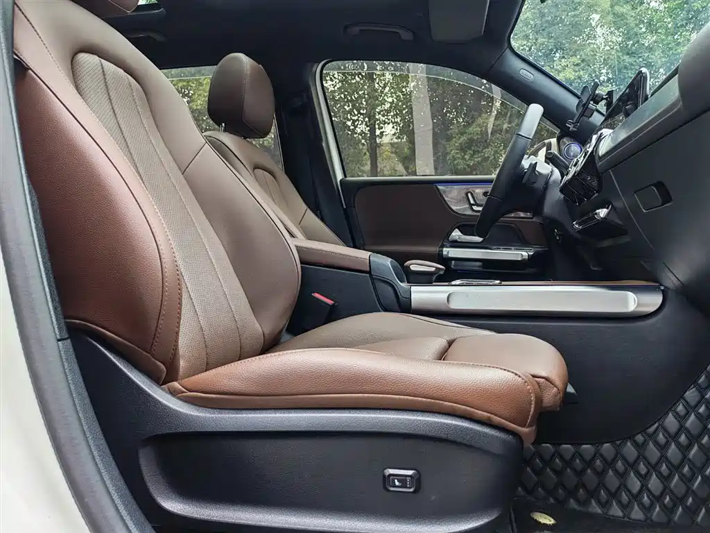Mercedes-Benz GLB 2023 GLB 220 Style фото 23