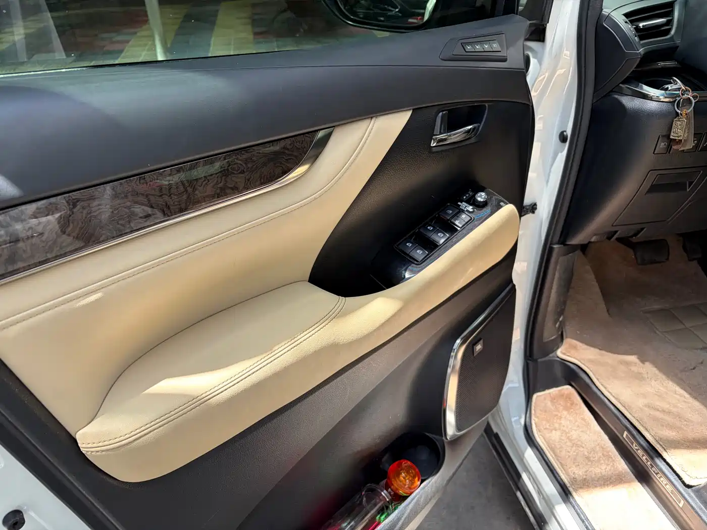 Toyota Vellfire 2020 Twin Engine 2.5L HV Premium Edition фото 8