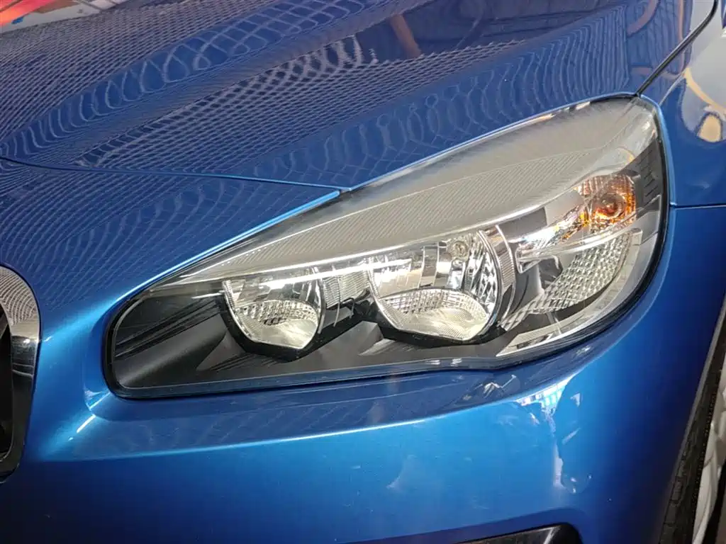 BMW 2 Series Touring 2018 218i Sport Line фото 24