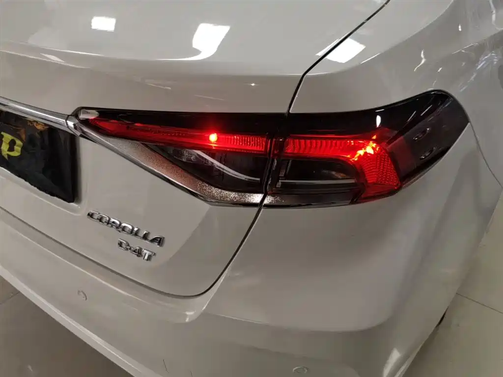 Toyota Corolla 2021 1.2T S-CVT Elite PLUS Edition фото 8