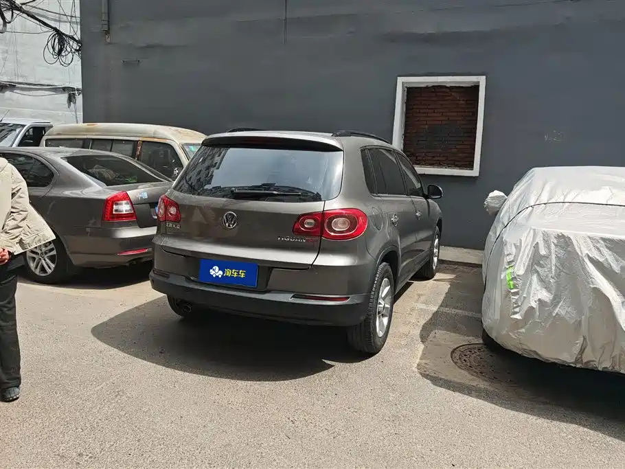 Volkswagen Tiguan 2010 1.8TSI Automatic 2WD Trend фото 3