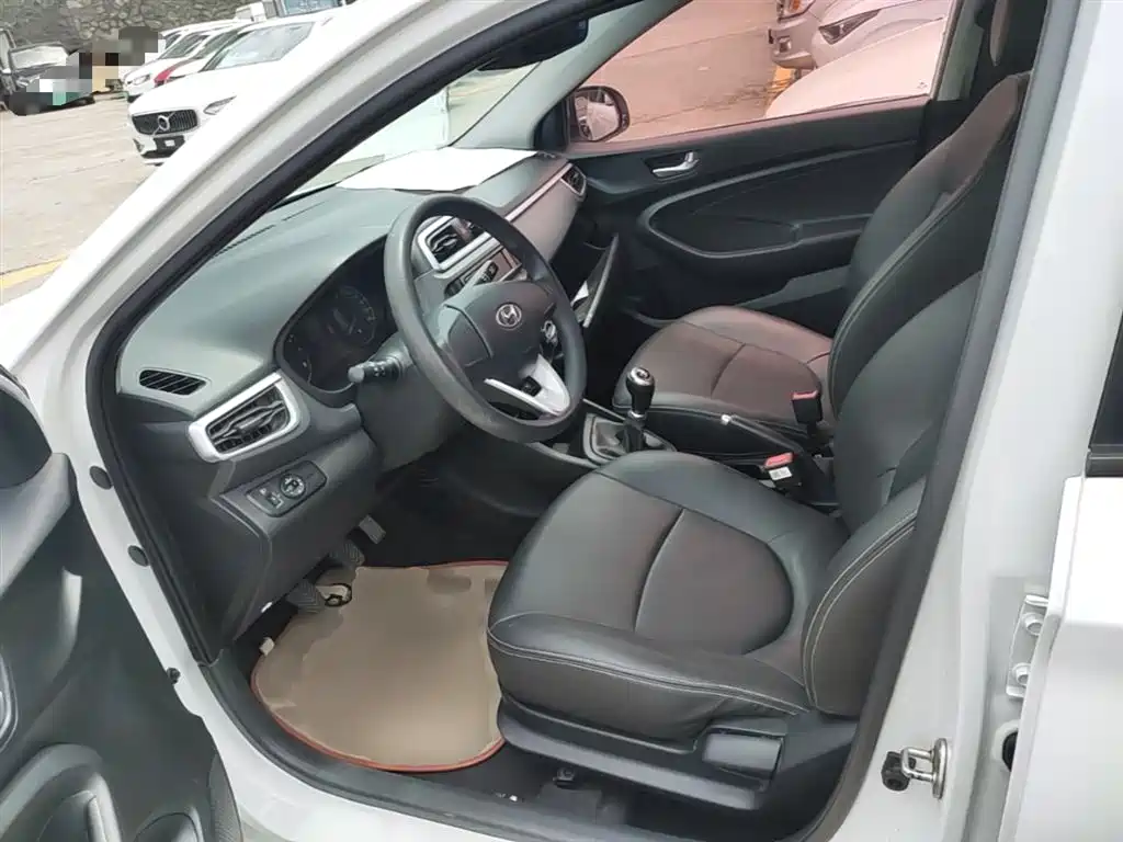 Hyundai Verna 2017 1.4L Manual Color Edition (China V) фото 15