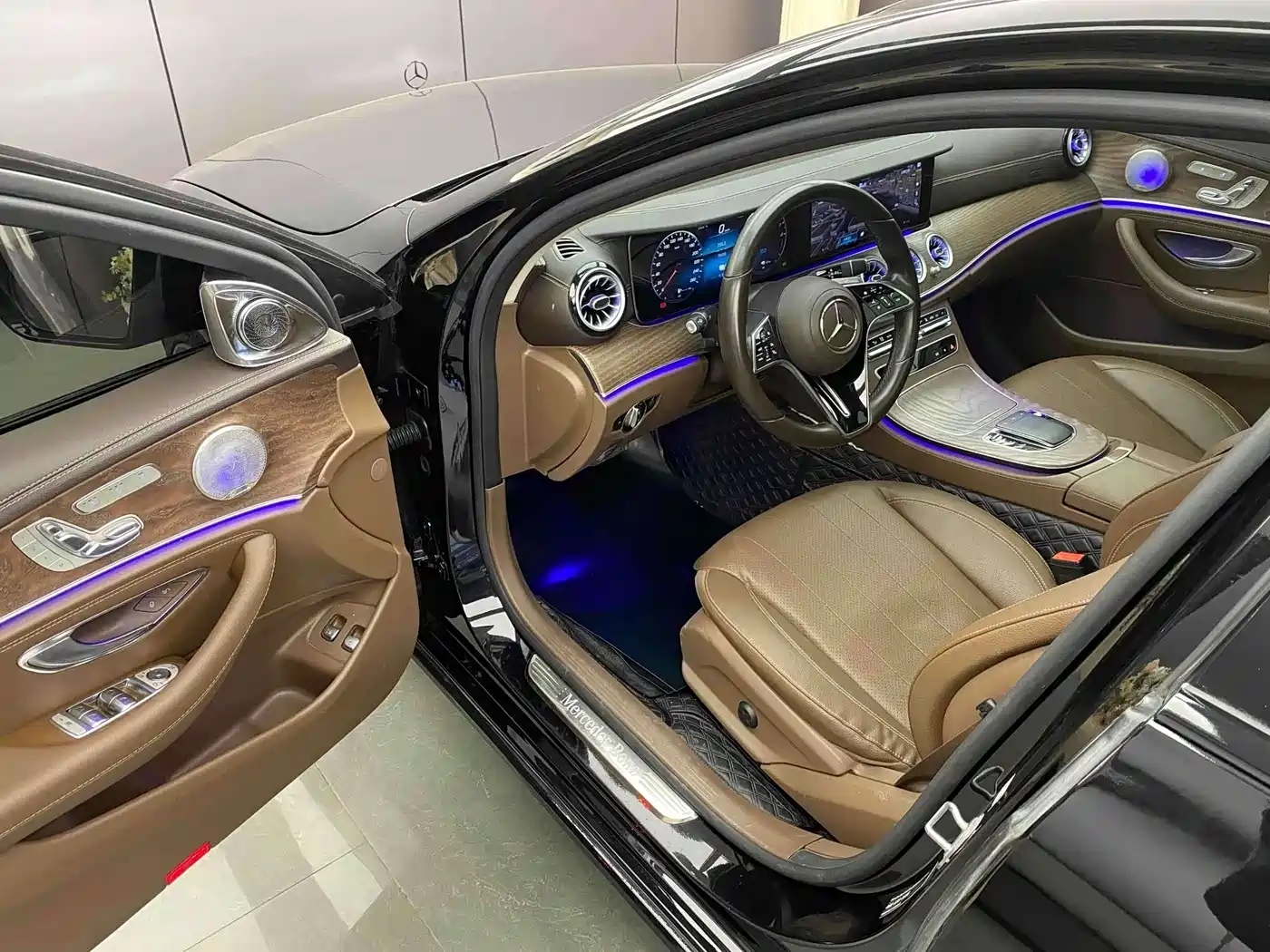 Mercedes-Benz E-Class New Energy 2022 Facelift II E 350 e L Plug-in Hybrid Sports Sedan фото 4