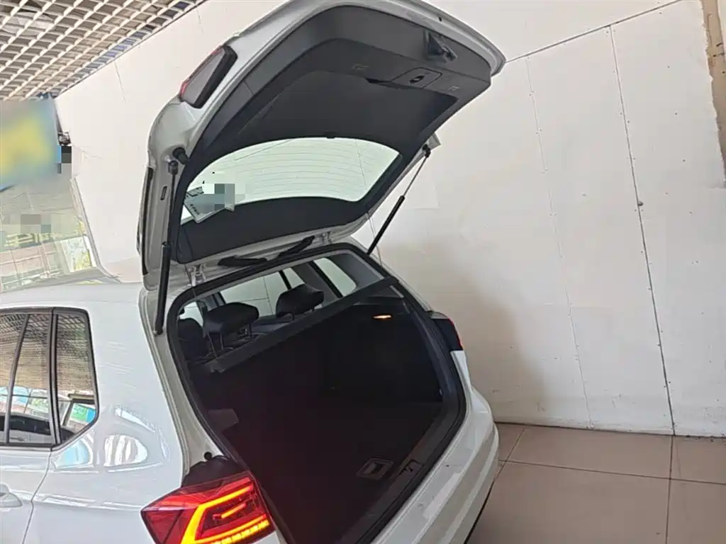 Volkswagen Golf Sportsvan 2016 1.6L Automatic Comfort фото 19