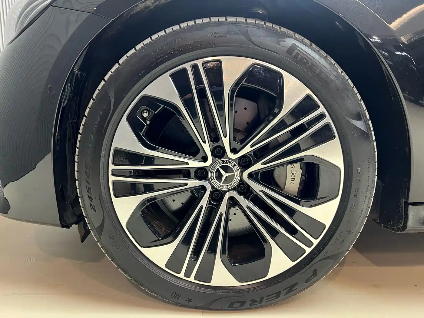 Mercedes-Benz E-Class New Energy 2024 E 350 e L Plug-in Hybrid Sedan фото 15