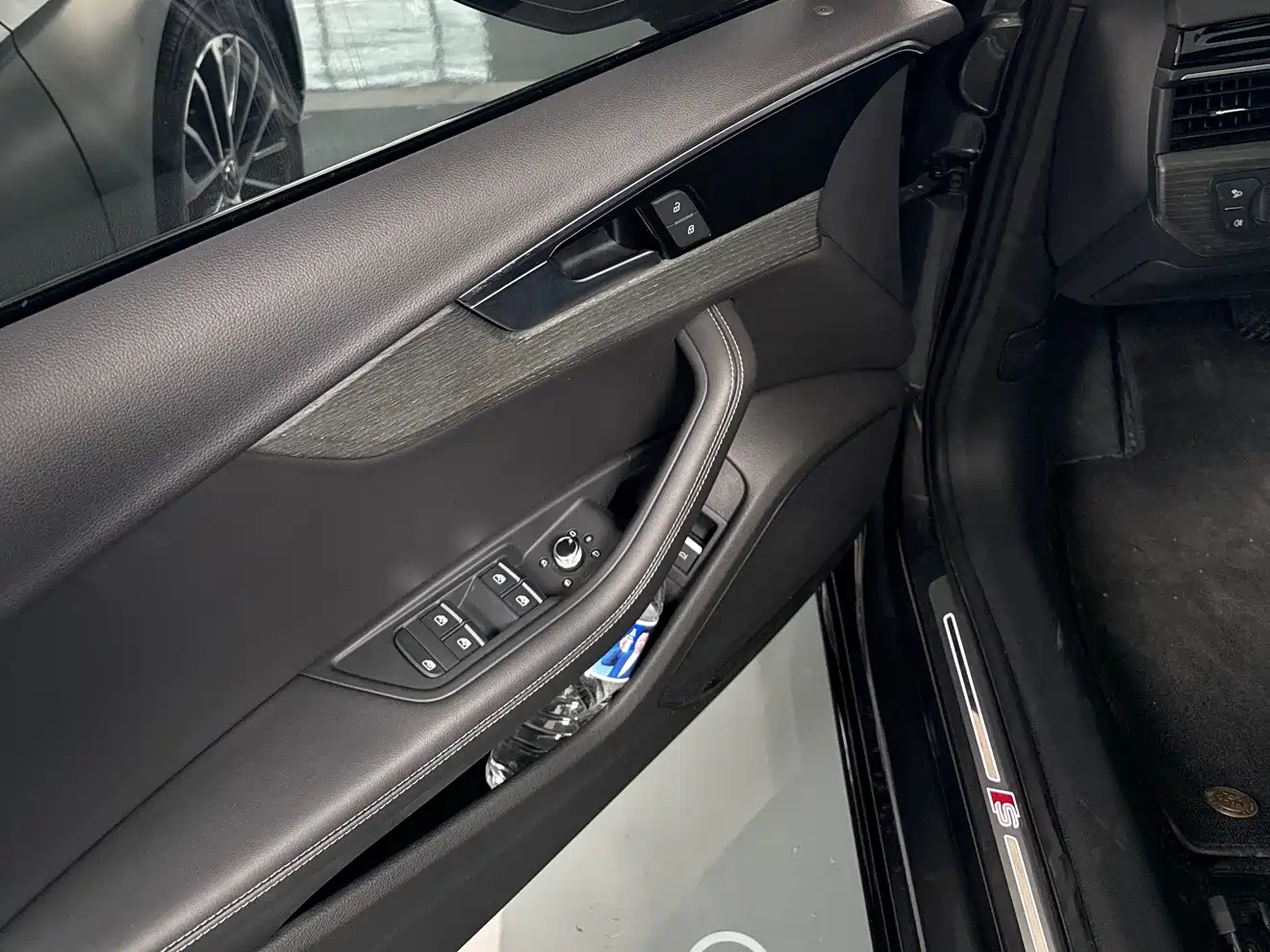 Audi A4L 2023 40 TFSI Luxury Sport фото 14