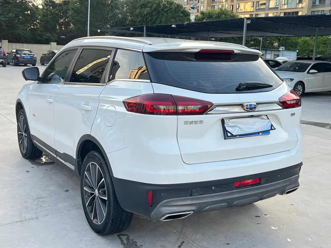 Фото 6 - Geely Boyue