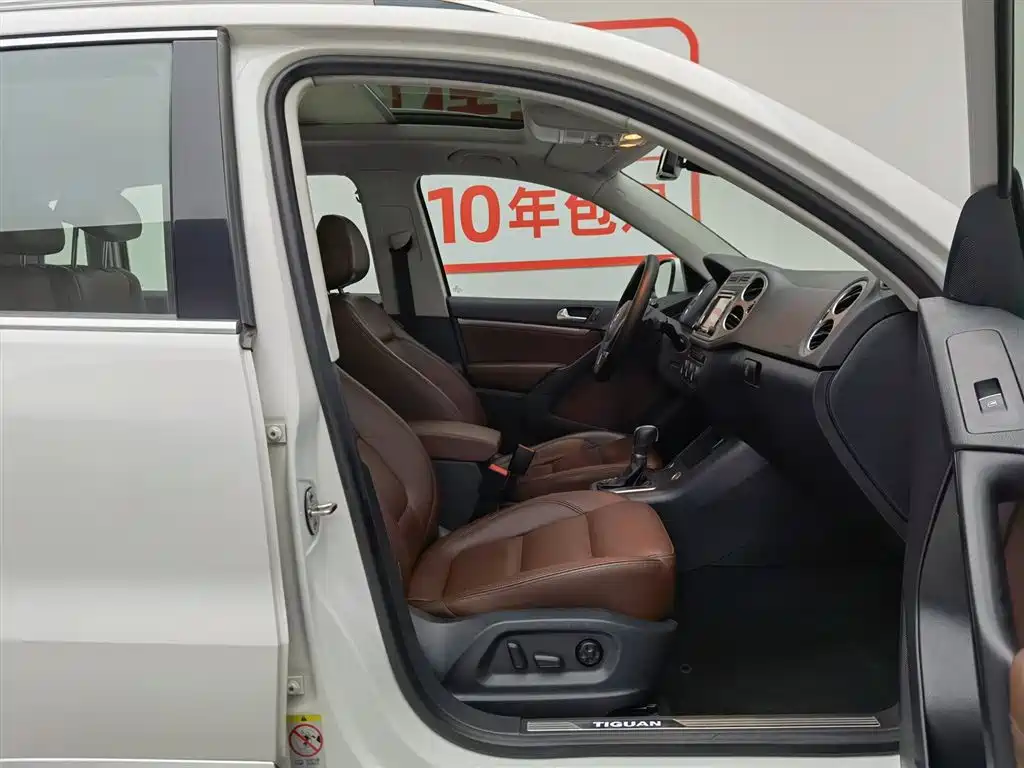 Volkswagen Tiguan 2015 2.0TSI Automatic 4WD Luxury фото 23