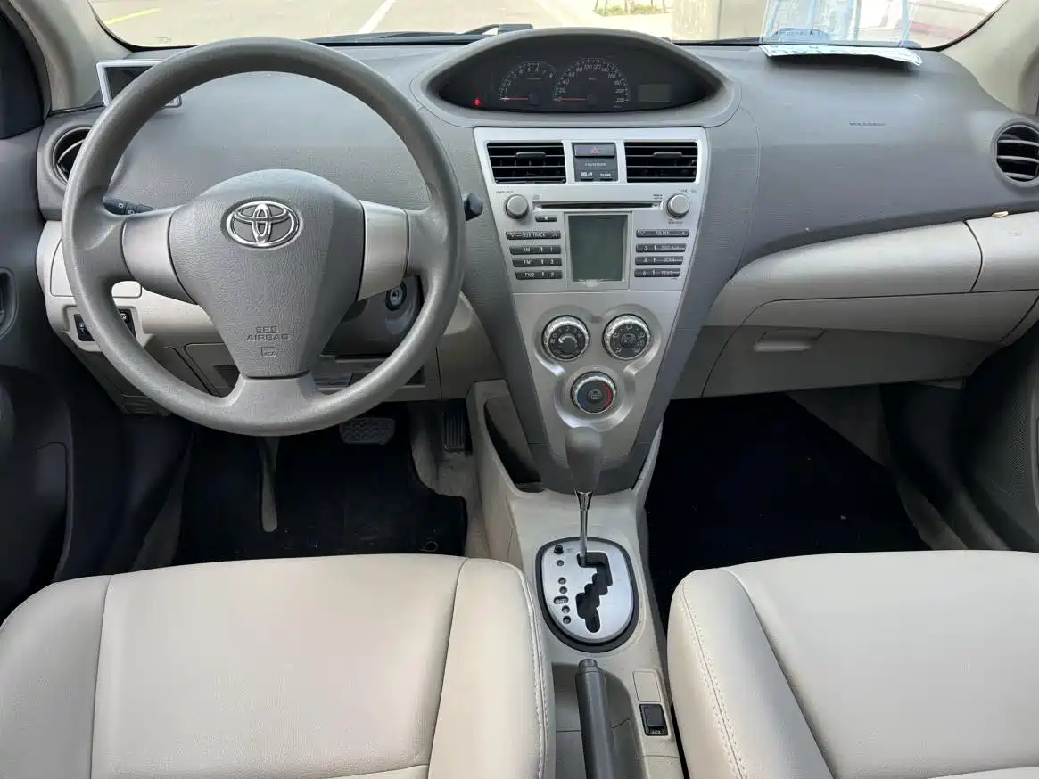 Toyota Vios 2010 Model 1.6L GL-i AT фото 4