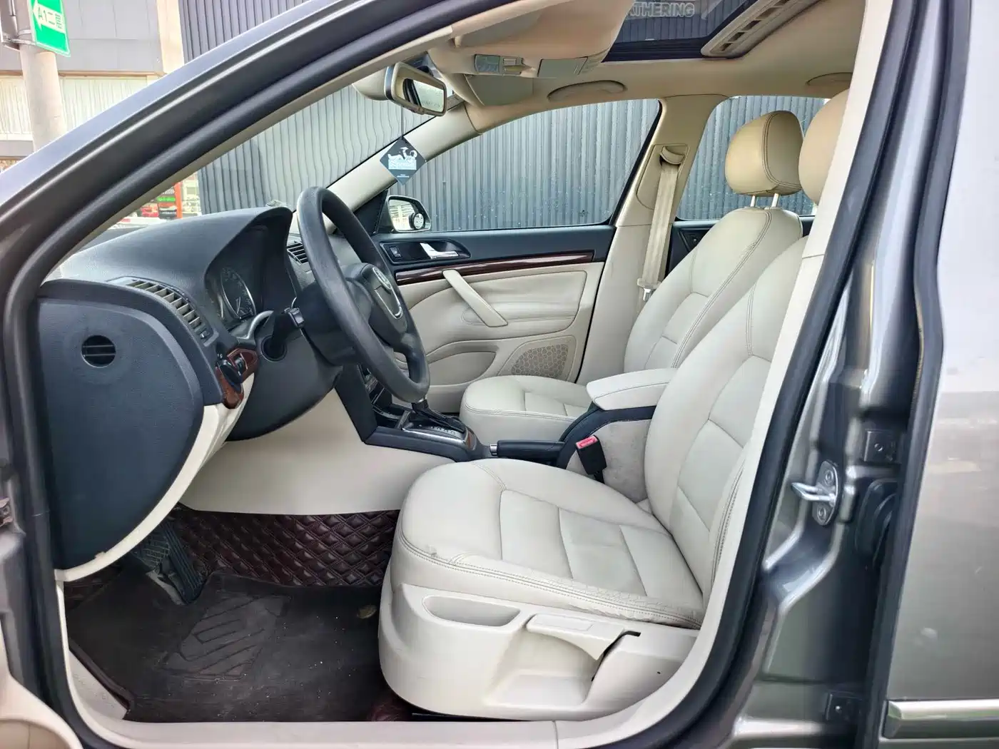 Škoda Octavia 2010 Model 2.0L Automatic Elegance Edition фото 10