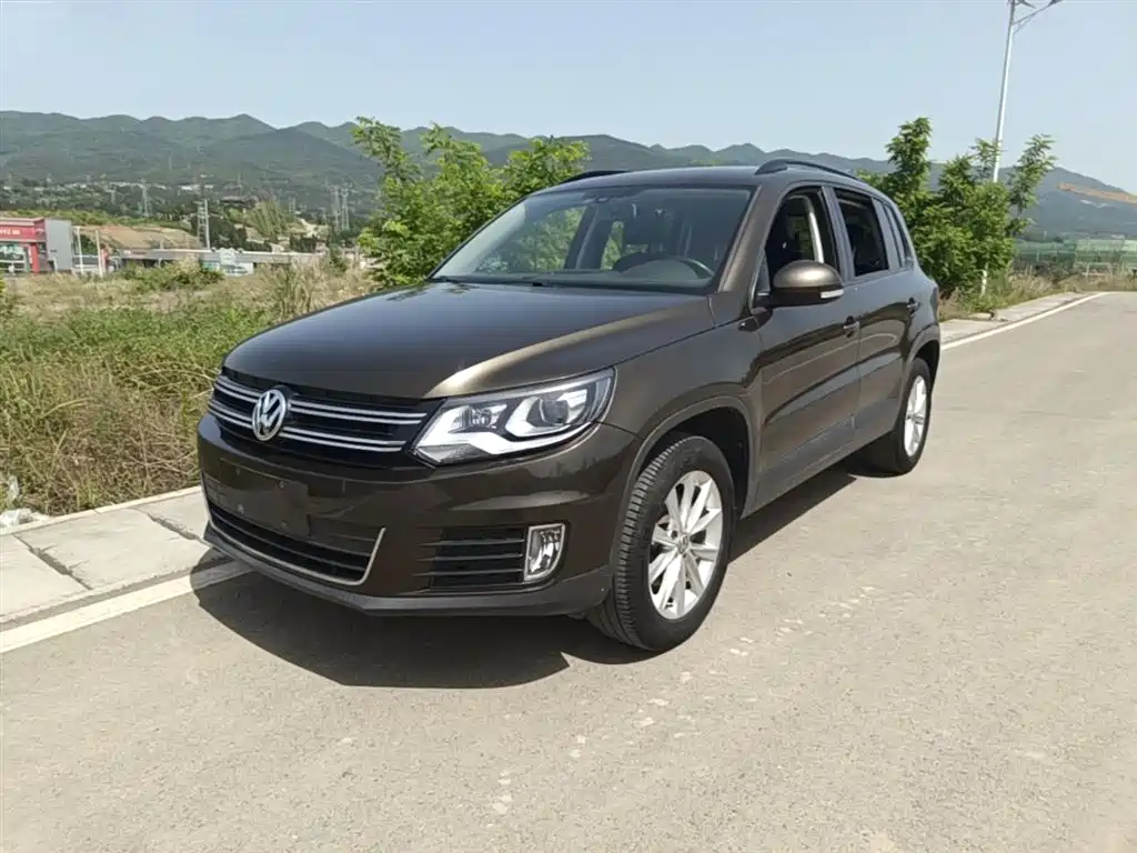 VOLKSWAGEN TIGUAN