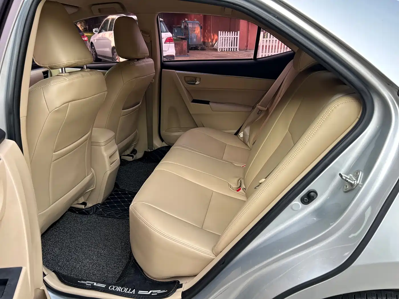 Toyota Corolla 2017 1.2T CVT GL фото 15