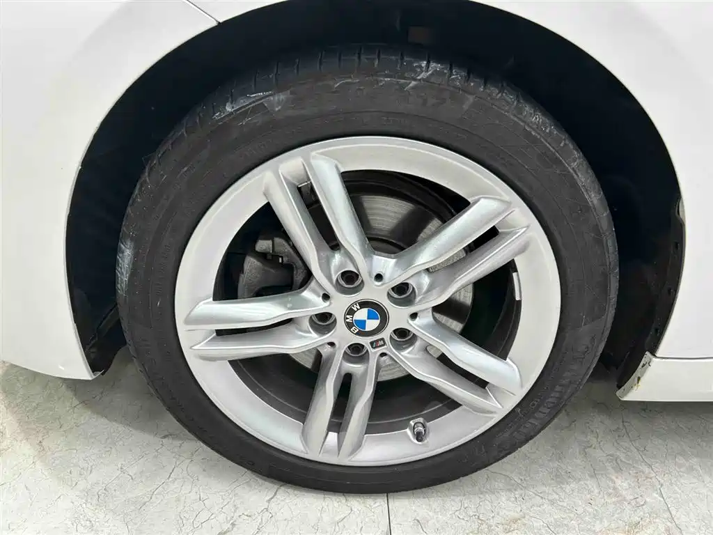 BMW 1 Series 2023 120i M Sport Shadow Edition фото 19