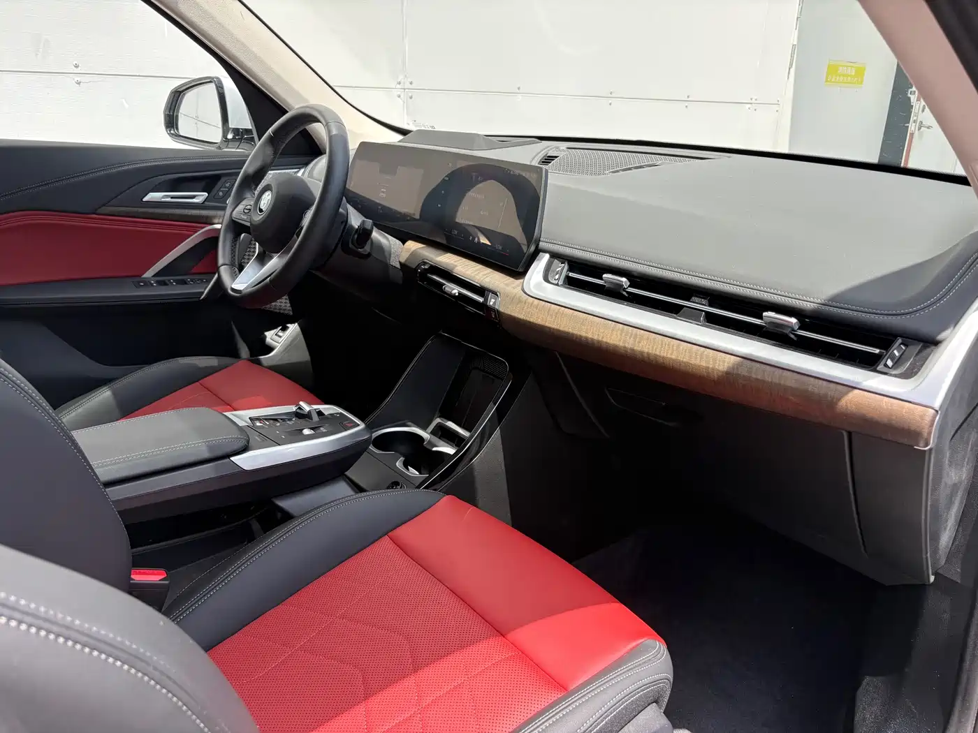 BMW iX1 2023 xDrive30L X Design Package фото 12