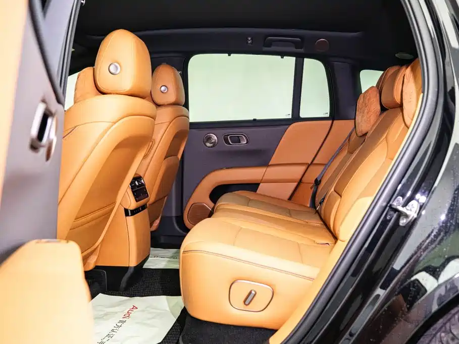 Li Auto i6 2026 2025 2WD Base Model