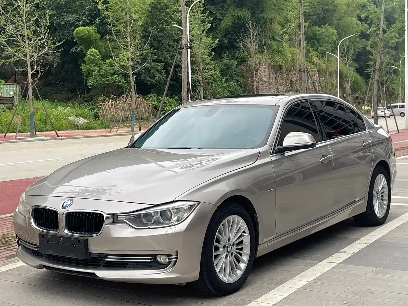 Photo 1 - BMW 3 Series