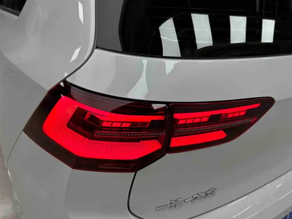 Volkswagen Golf 2021 280TSI DSG R-Line фото 18
